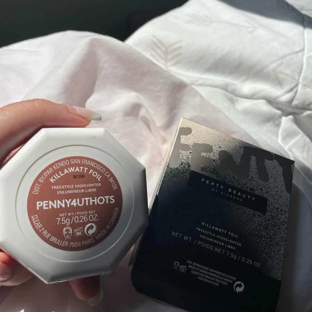 Fenty Beauty Radiant Copper Highlighter - Picture 2 of 2